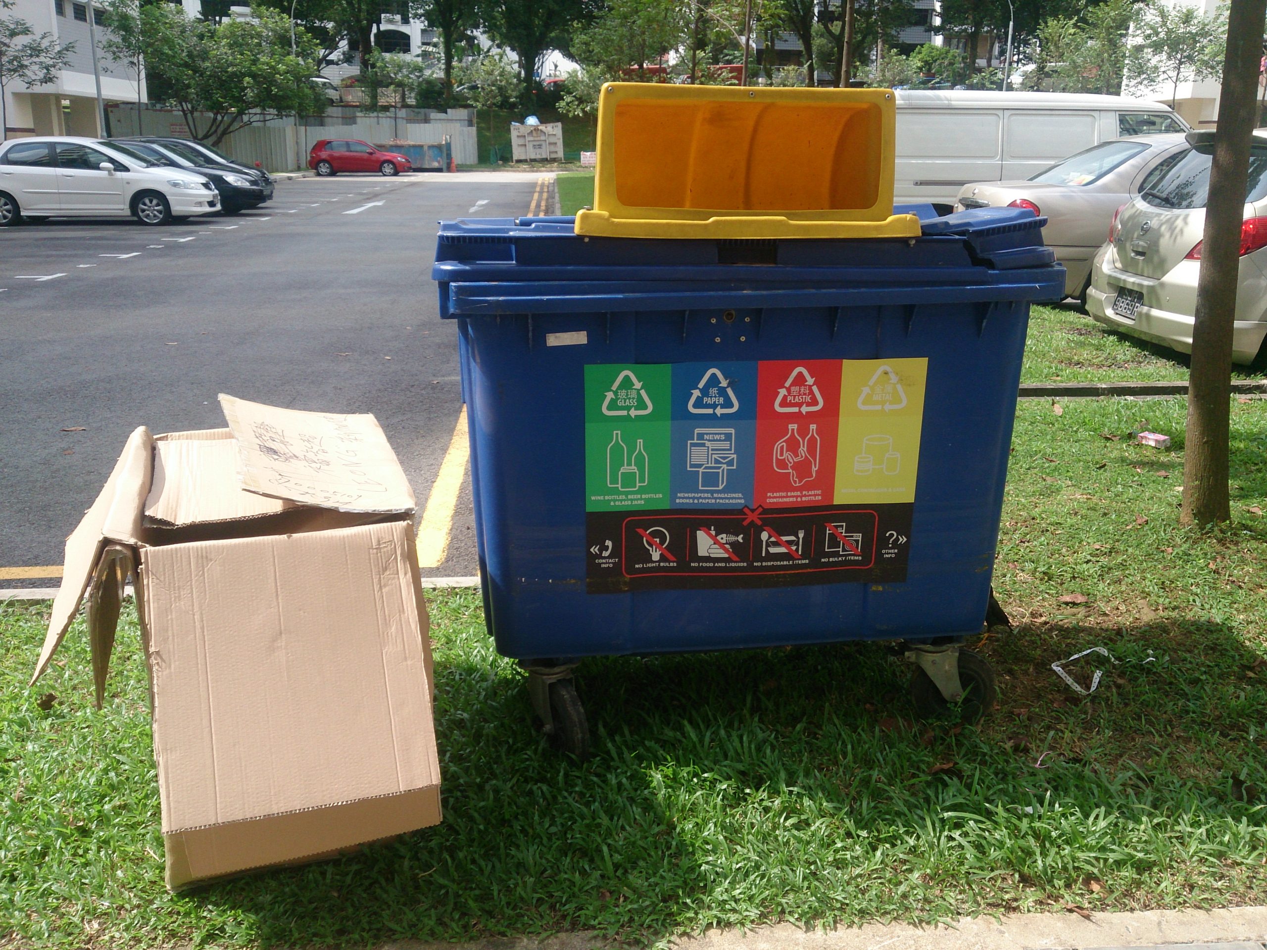 Recycling_bin_in_Singapore_public_housing_estates Flying Horses
